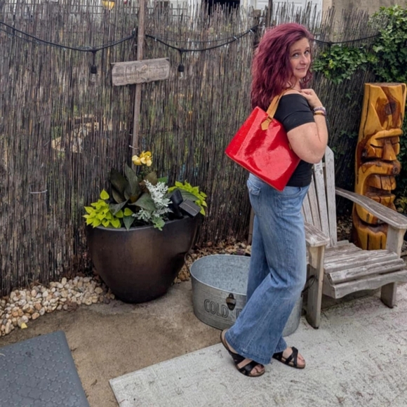 Meet your Posher, Laurie - Picture 2 of 4
